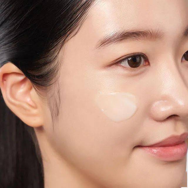 肌肤|水光妆升级版来了,又美又立体的海豚玻璃肌你听过吗?