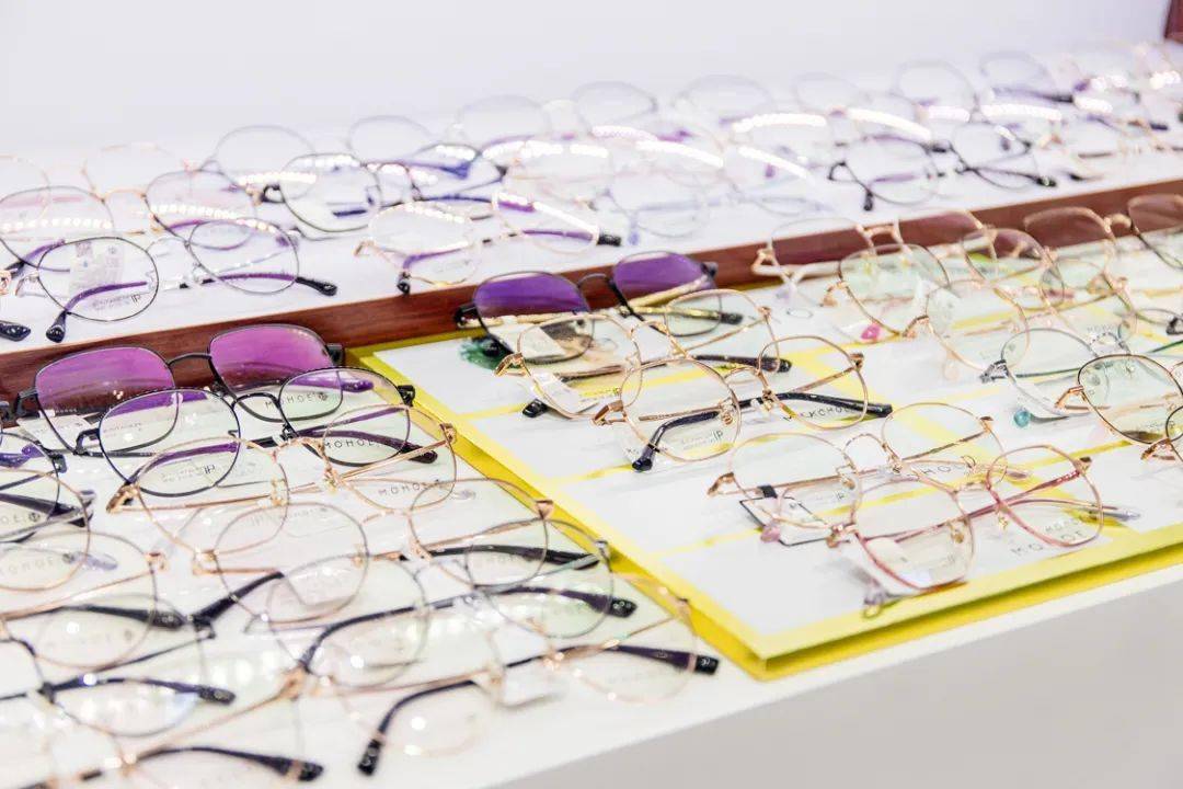 三店|一口价!¥88元/副!超轻钛框+防蓝光镜片!专业验光配镜!300+款镜框任挑任选!三店通用!