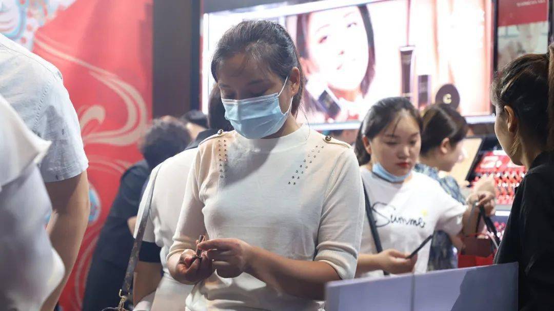 线下|乘风破浪·星曜前行,卡姿兰领跑线下实体彩妆会议圆满结束!