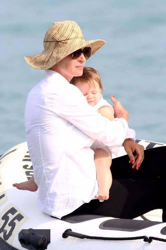 方式|格温妮丝·帕特洛婚内出轨的旧情，牵出乌玛·瑟曼未婚生女的心酸往事