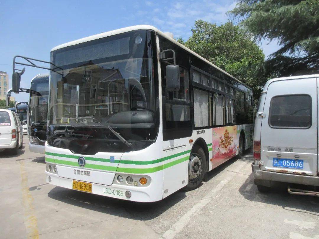 闵行33路车身照及其路线图虹桥枢纽4路车身照及其路线图闵行12路车身