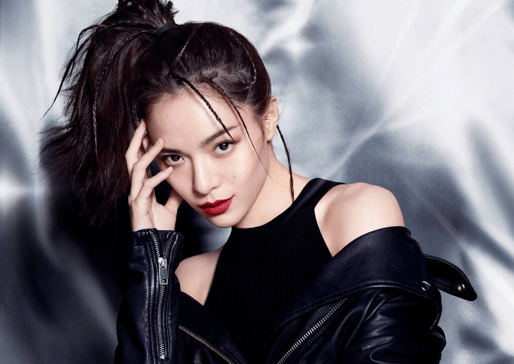 pick|总沦为人群背景板？自带感染力的天赋美人，为什么都pick这种风格？