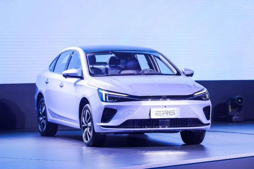 同比增长|两年来最强正增长!8月汽车销量扶摇直上,车市爆发期来了?