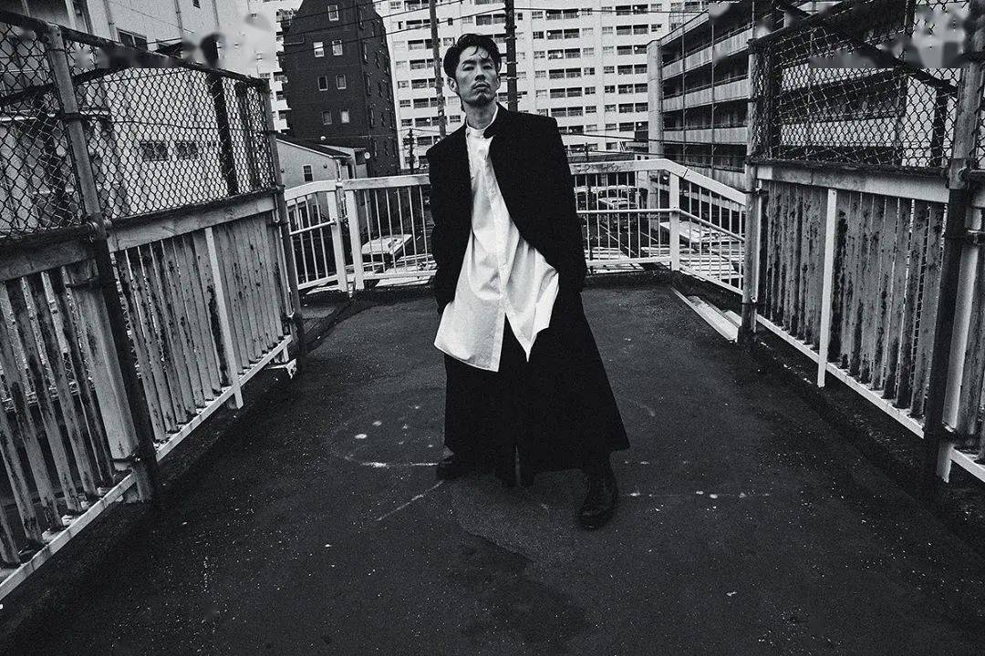 山本耀|山本耀司牵手Supreme,说好的“反时尚”呢?