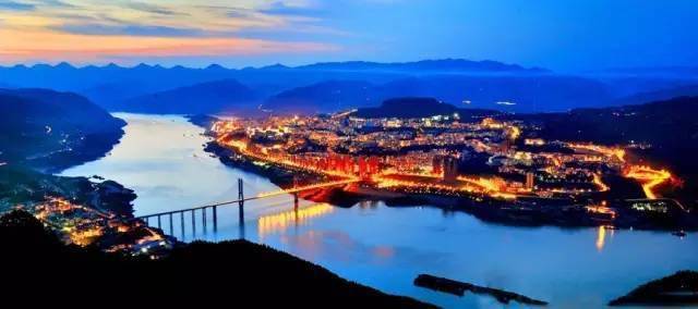 三峡的GDP2020_三峡大坝(2)