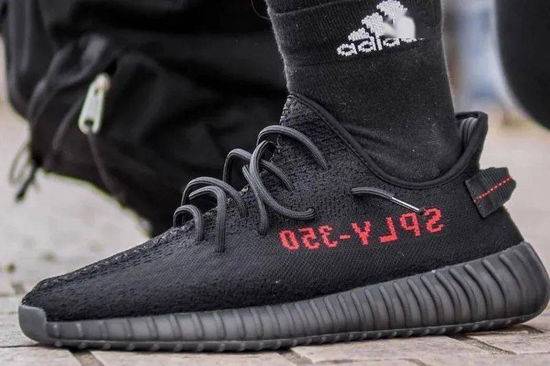 越南产补货yeezy350黑红字新版实物提前泄露发售锁定