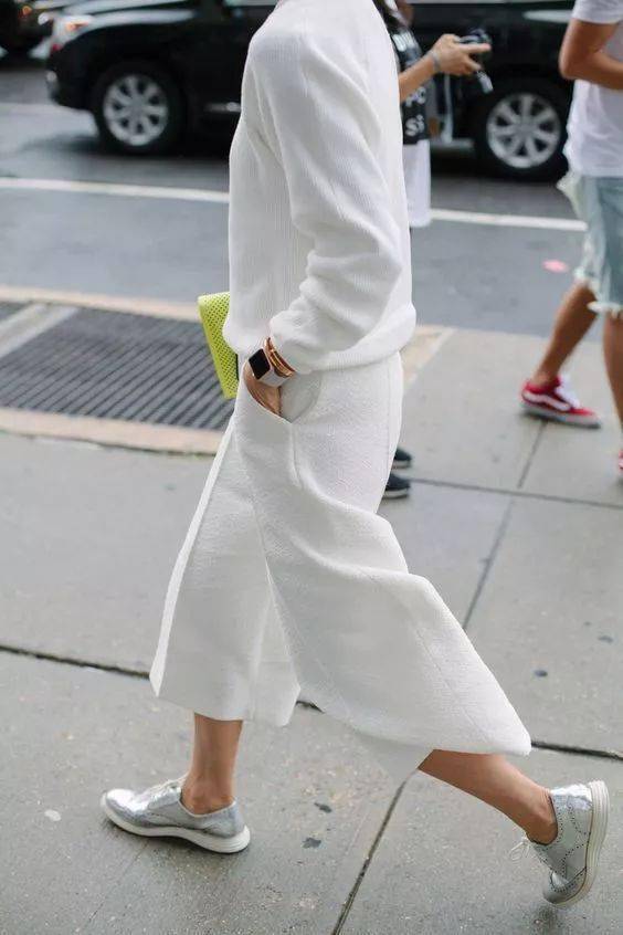 衣服|我减少了买衣服的次数，却穿的越来越好看了！