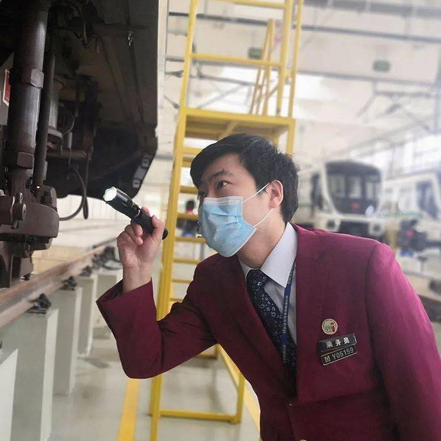 讲书人口号_讲书人照片