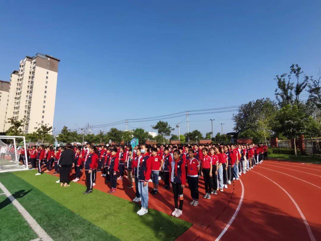 泗县明德小学举行开学典礼暨表彰大会