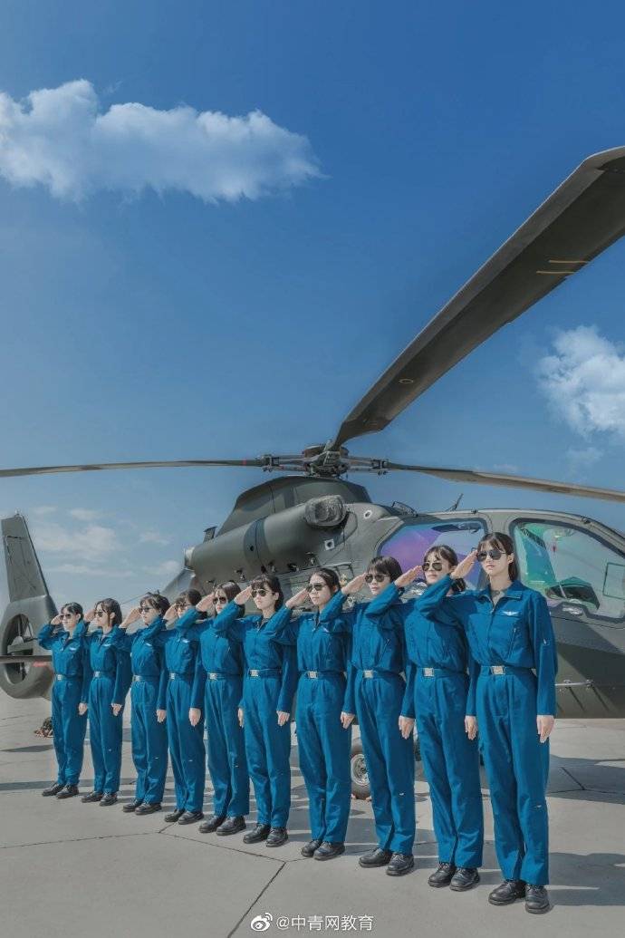 训练|这10名女飞行员，飒！