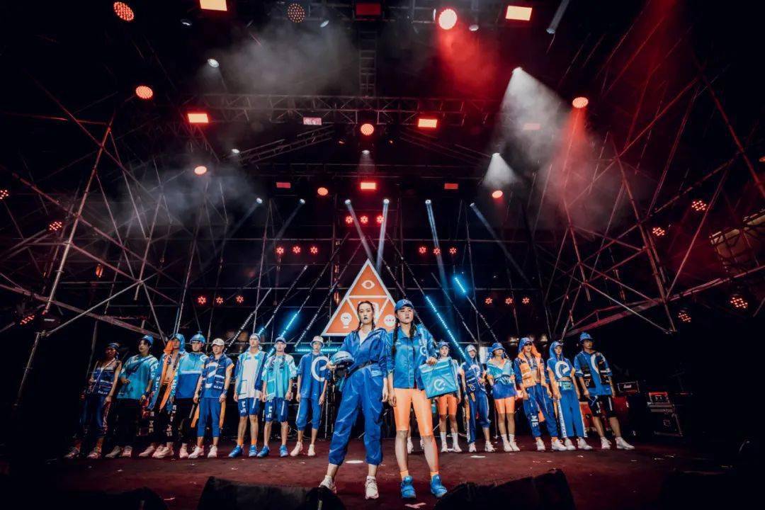 骑士|不务正业！饿了么居然去卖衣服了！