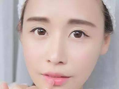眉毛画得好,助你年轻10岁!