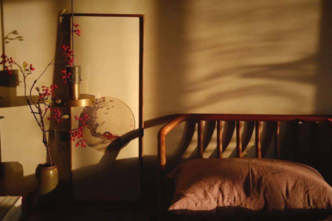 照片|显穷大白墙+网红装饰画=悲剧！