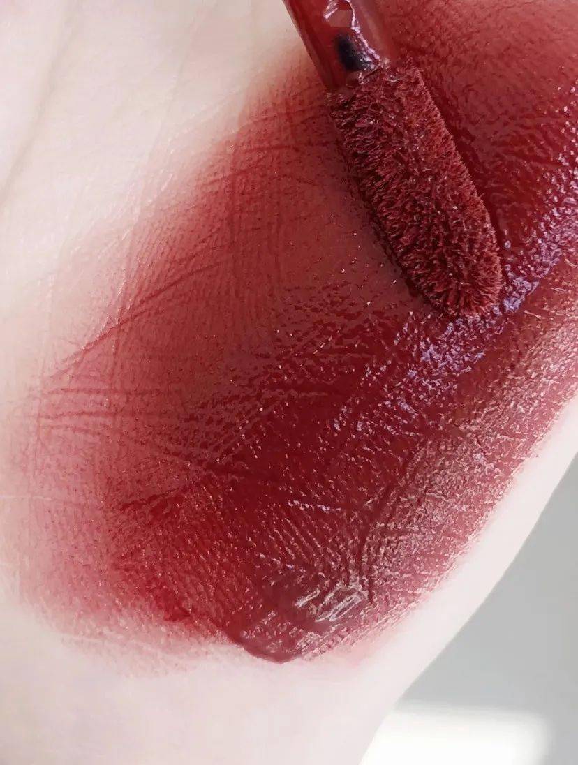 涂上|测评｜最适合秋冬的唇釉试色，涂上又显白又好看！