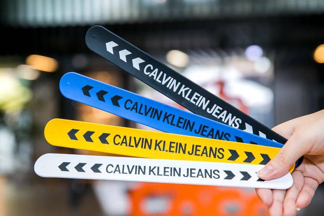 合作|潮人必备!CoCo与CK腕表首饰跨界合作,限量版手环抢疯了...