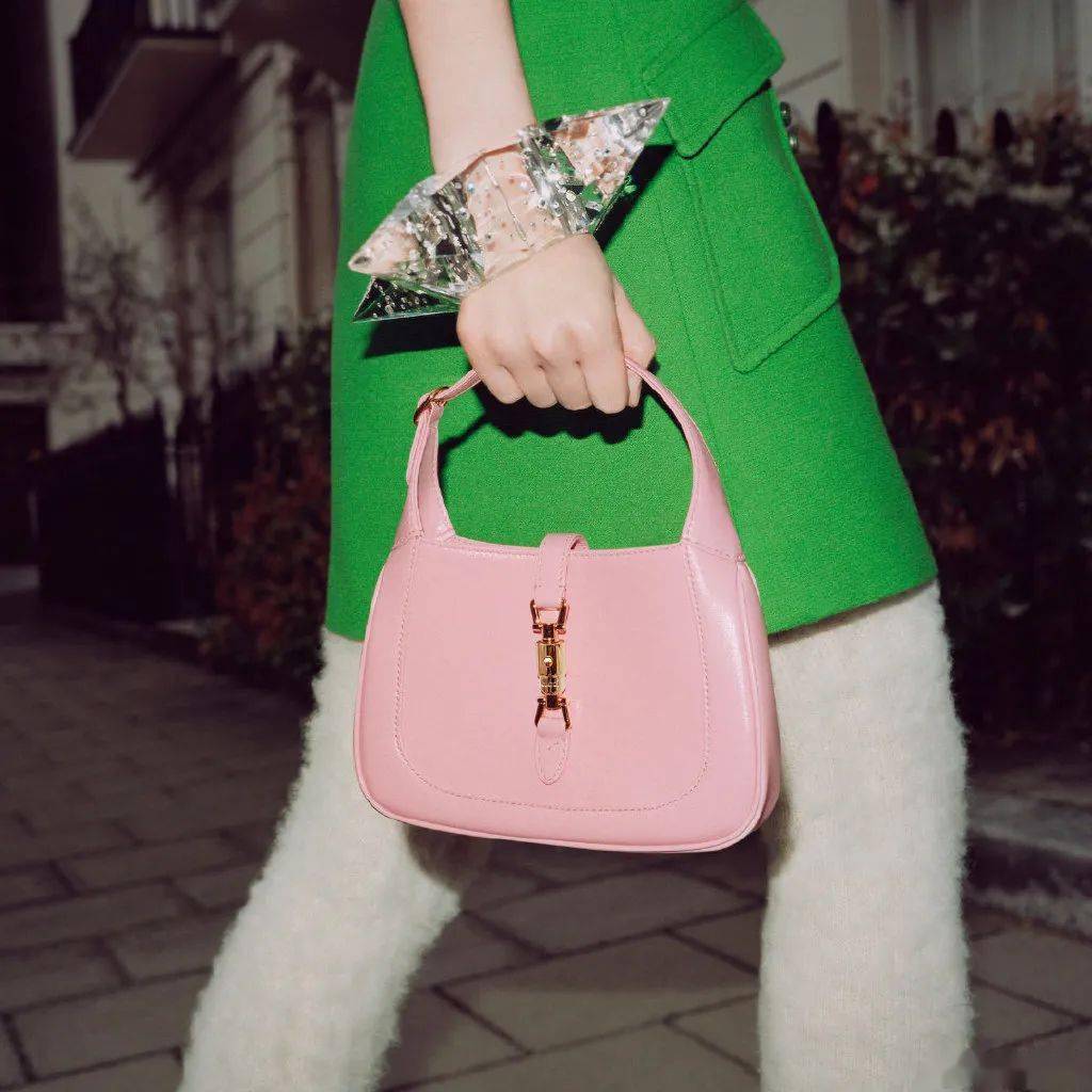 包袋|包包上新合辑,下半年流行的风向标都在这里了!