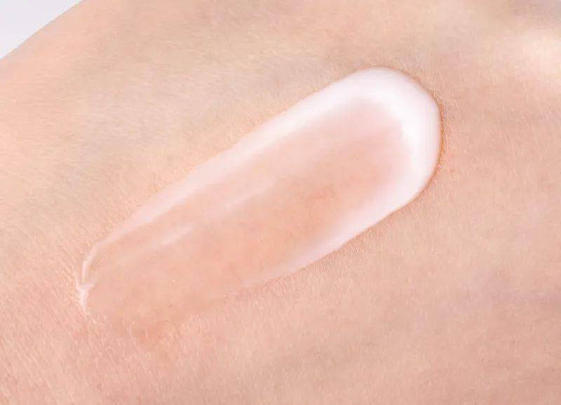 黑眼圈|实名推荐这款国货眼霜,99元去掉20年的熊猫眼,还不长脂肪粒!