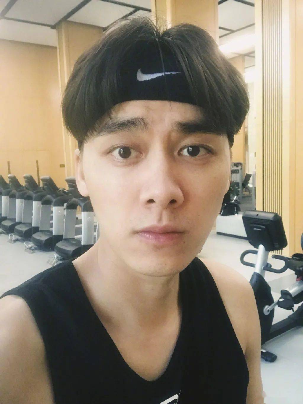少年|李易峰靠生图冲上热搜 他是怎么始终保持少年感的？