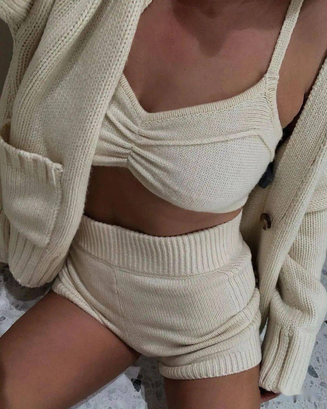 必备|秋天必备的针织,这样穿会更显气质