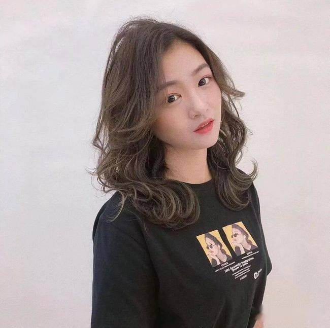 “ayx官方网站”
2020最新盛行“不长不短”发型(图14) “ayx官方网站”
2020最新盛行“不长不短”发型(图14)