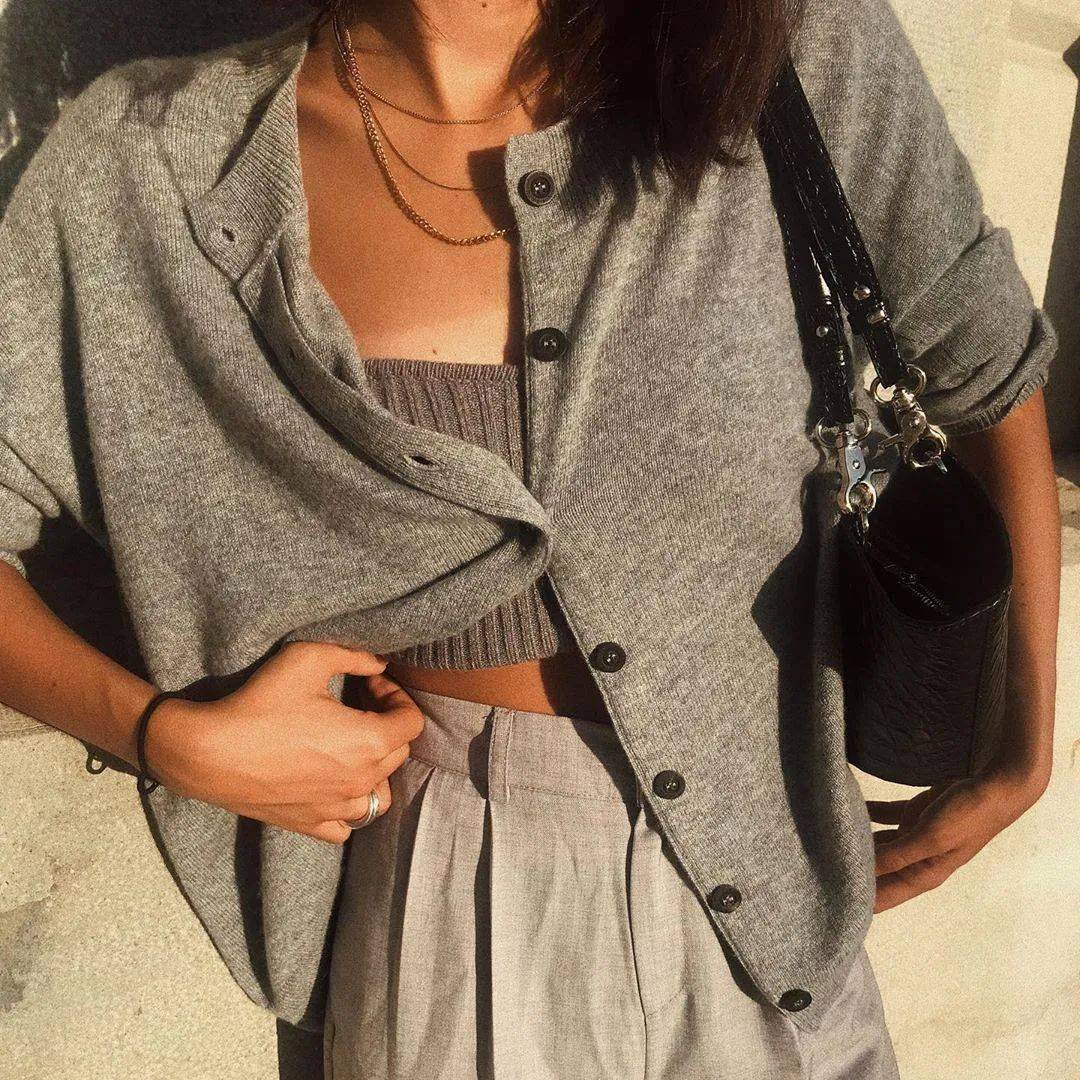 必备|秋天必备的针织,这样穿会更显气质