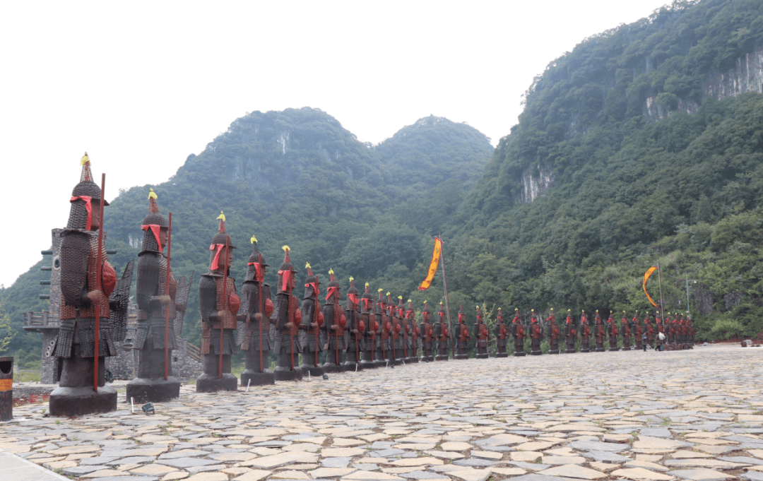 时报安顺阿歪寨村村民吃上旅游饭