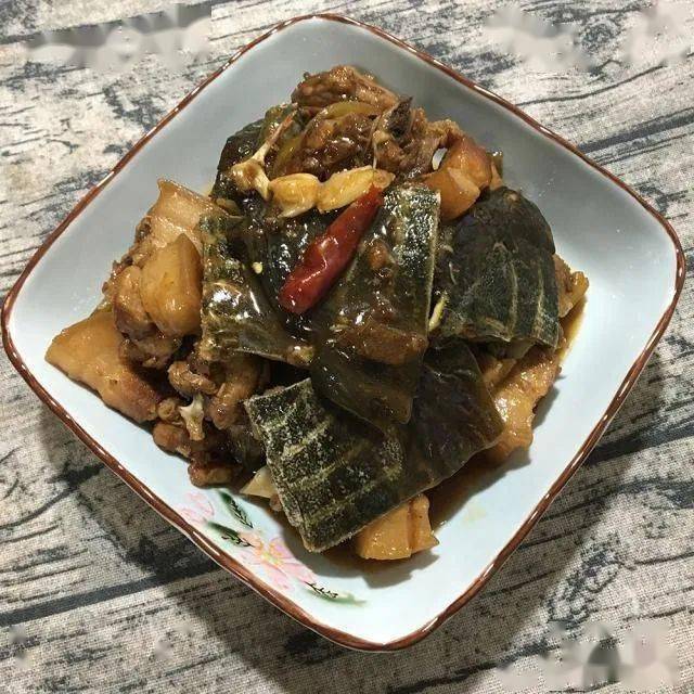 五花肉|色泽红润，鲜香入味！五花肉红烧甲鱼