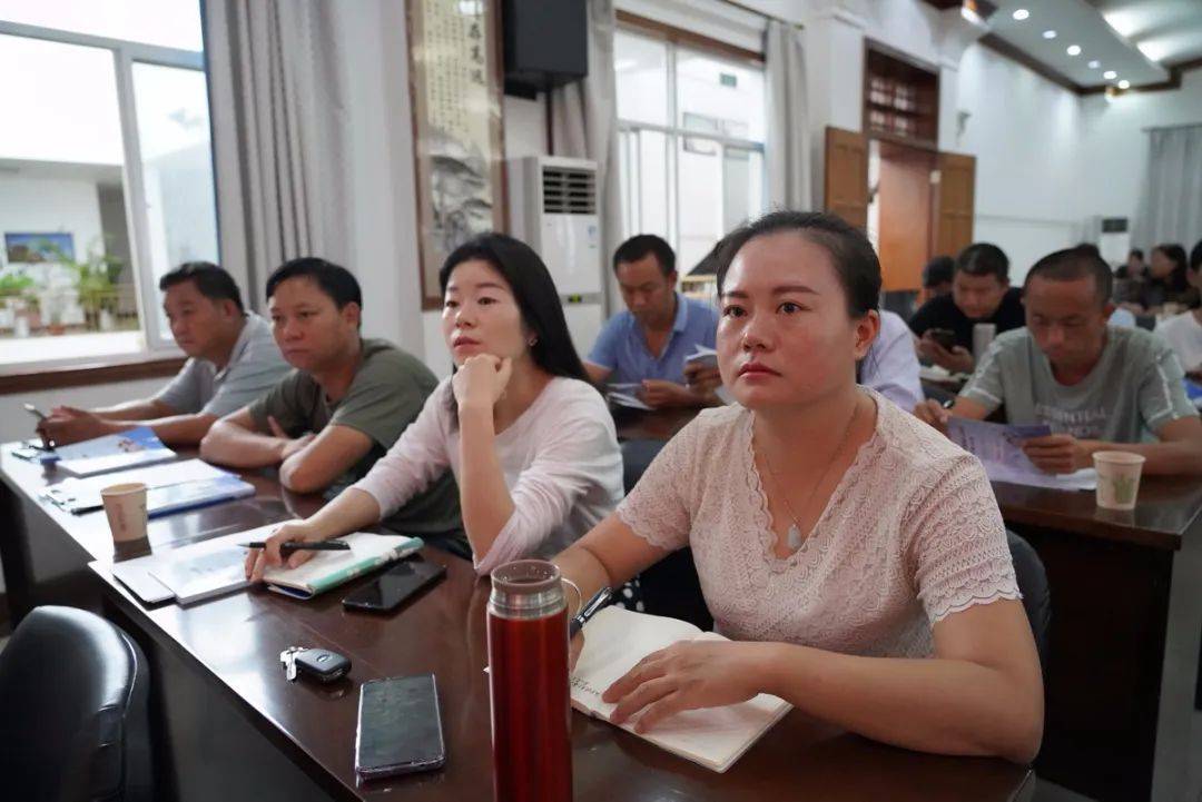 人口普查员知识培训_人口普查员证件图片
