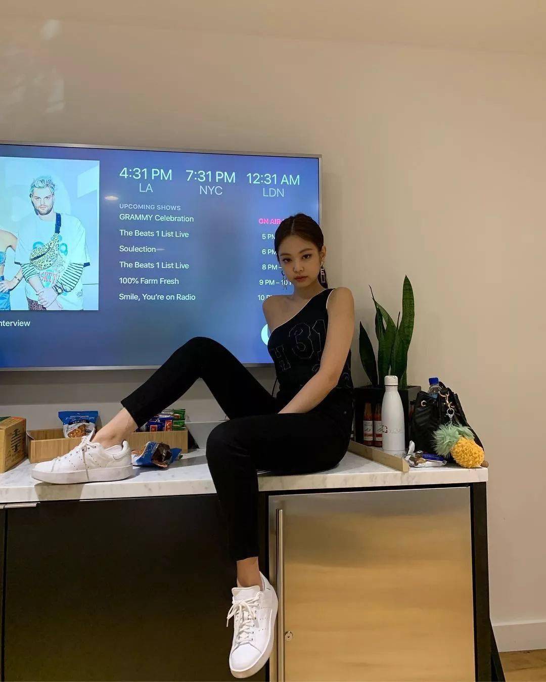 女王|穿对领口,不用减肥也能瘦!瘦!瘦!