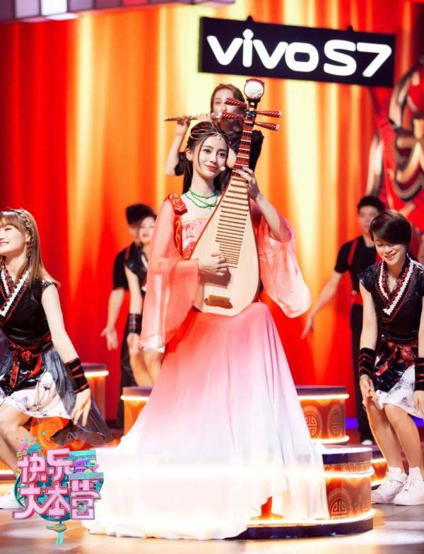 谢娜|《快乐大本营》音乐奇妙夜热浪来袭杨颖献舞谢娜蔡徐坤师徒互怼