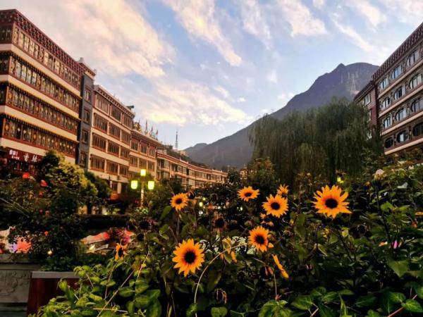 2020年凉山各州县GDP_大凉山的彝族年(2)