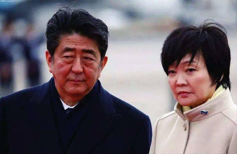 望夫|日本新首相夫人:钟点工二婚嫁给农民工,最终凭什么能望夫成龙?