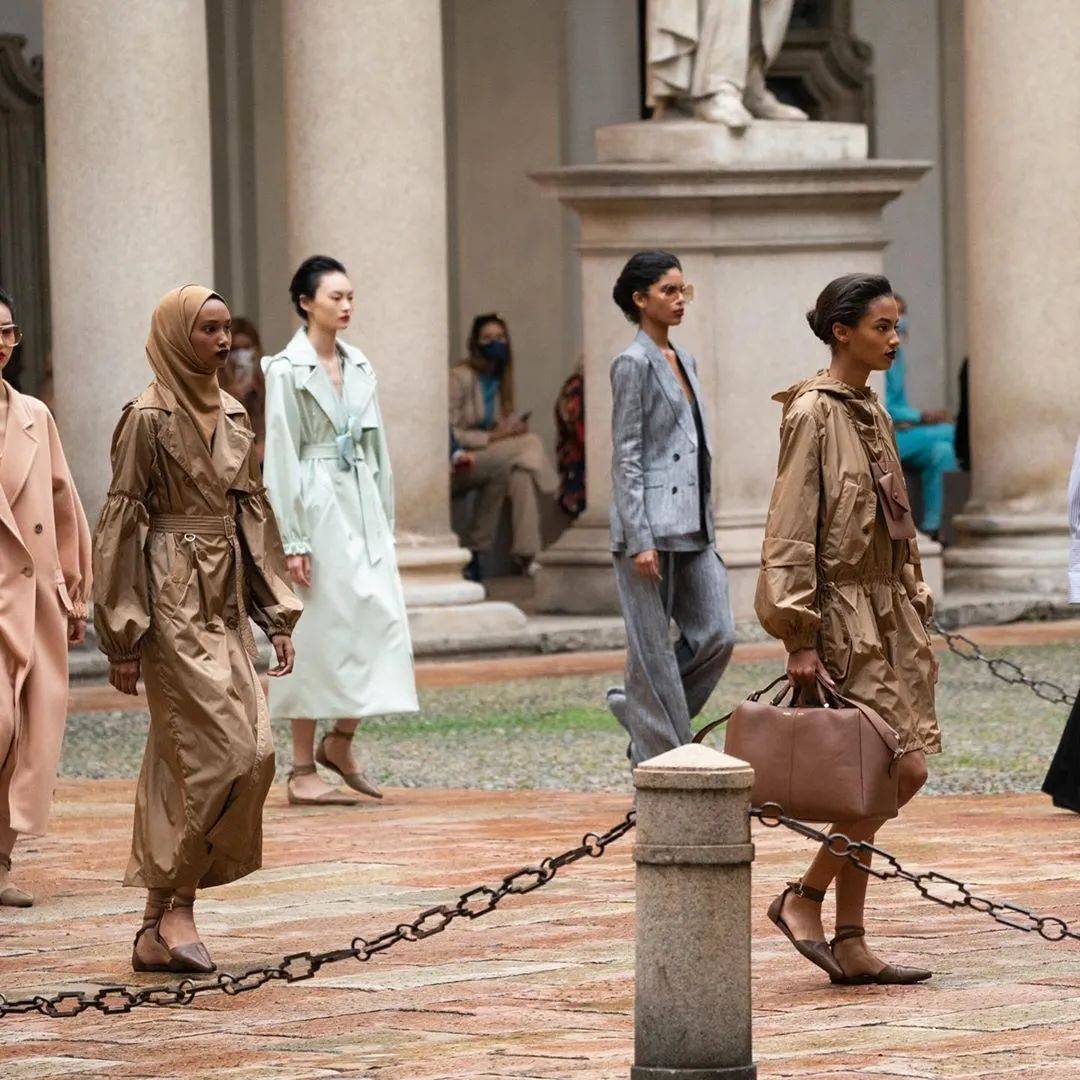 米兰|米兰时装周才举办两天,就有模特新冠阳性了!