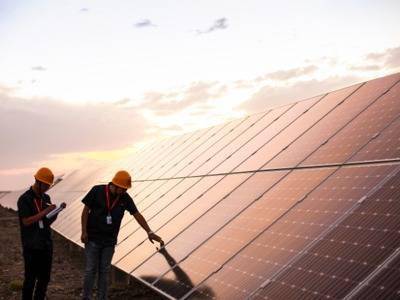 藩篱|光伏玻璃产能受限政策藩篱 供需矛盾持续推动价格上扬