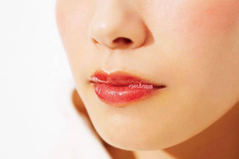 眼影|每刻美丨成熟女生们的秋日妆容 就是这种感觉！