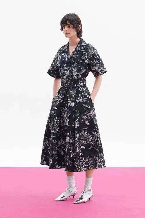 流行色|秋冬流行色新鲜出炉！秋季8大外套流行趋势/ 现在可以穿的2020秋冬连衣裙 /2020/2021秋冬最时尚的裤子指南！