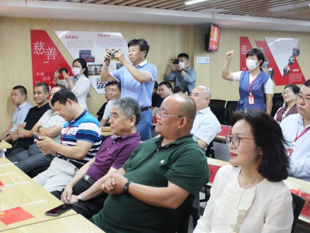 丰硕堂集团组织职工联欢会喜迎国庆节
