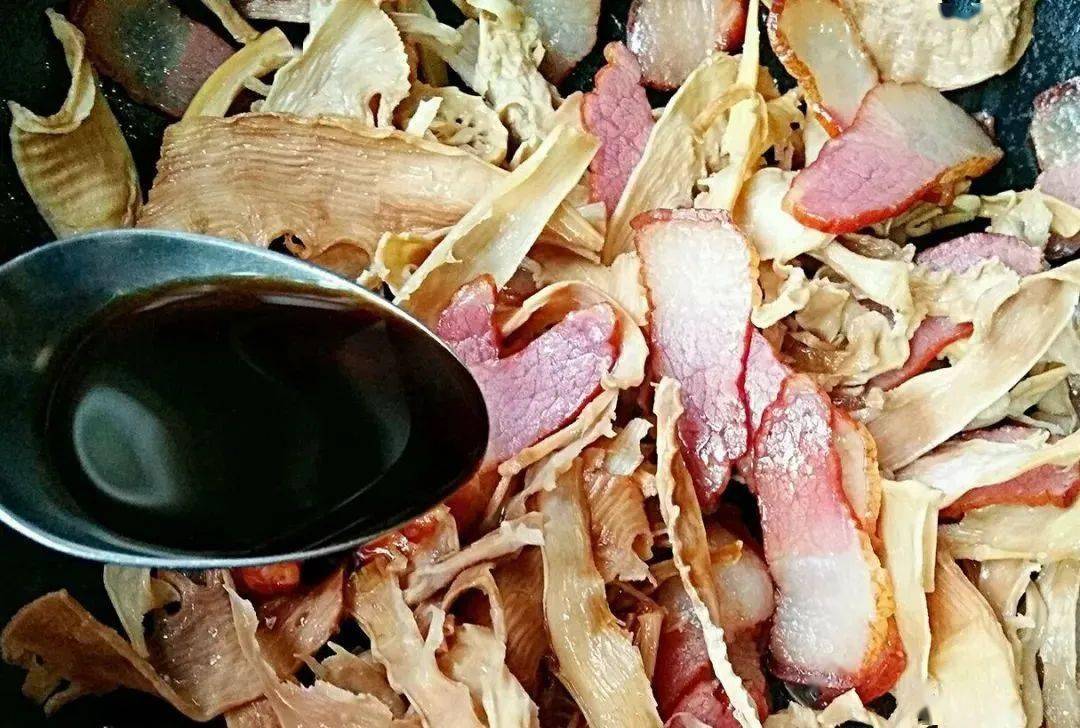 每年秋天這食材我都買10斤，放多久都不會壞，炒一炒香到鄰居找！ 熱愛美食 第7张