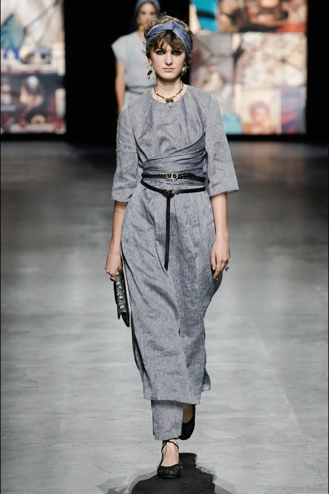 Lucia|让孟美岐、杨采钰都种草的美裙子 据说穿上它才更像“文化人”？