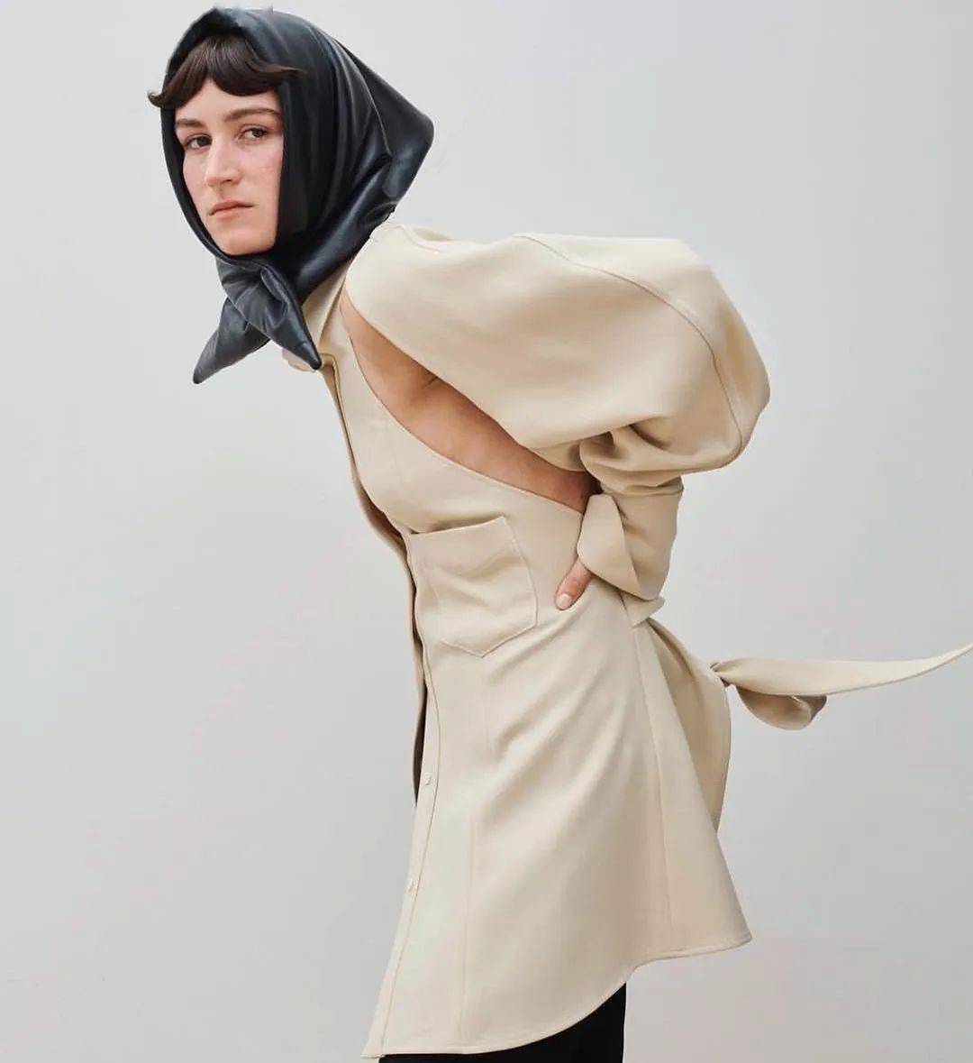 叛逆|他从Celine离职后,创立品牌短短一年火速爆红!新生代叛逆少年的禁欲系极简风~