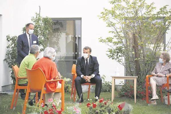 阳性|孩子自责:“可能是我传染的”【意·关注】列车员确诊阳性还上班!父母新冠病亡