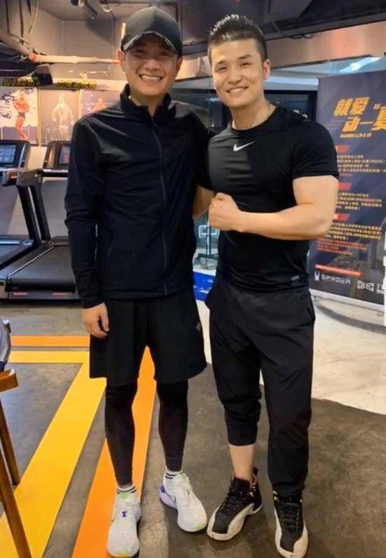 疯狂健身|文章近照状态好，疯狂健身帅出新高度，比当年向南更有型