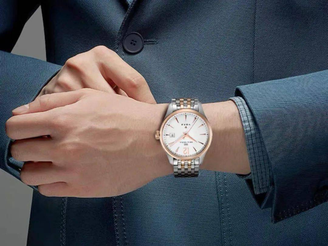 海鸥|做出中国第一块自制手表、空军一线飞行员标配，海鸥表凭什么？