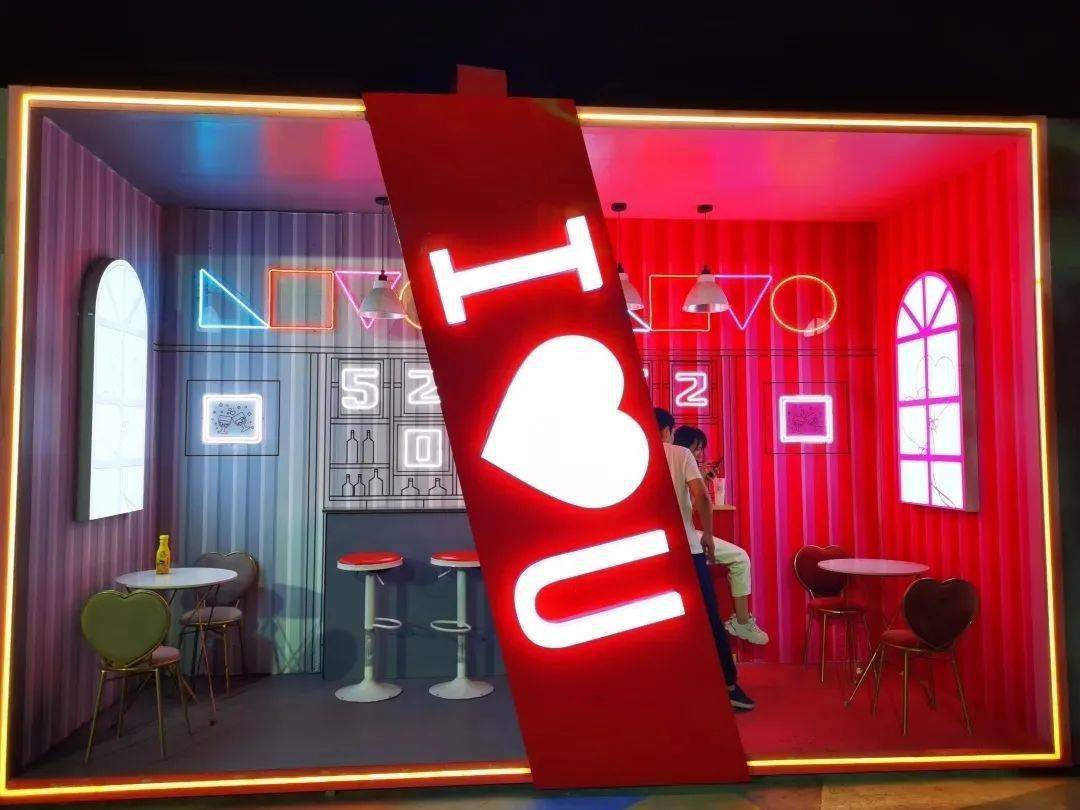 生活|复古车、网红摊、美食坊...刷爆朋友圈的潮流市集来五棵松了！