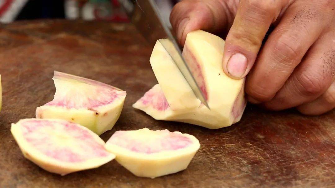 土豆|【养生厨房】今日菜谱《黄精黑香猪》