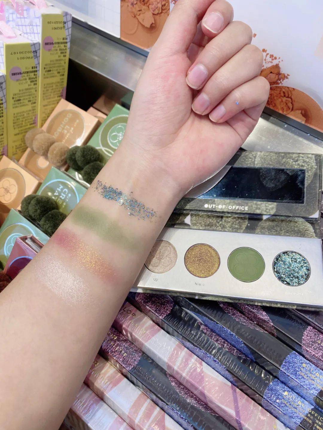 彩妆|我劝你千万不要进这家店，因为进去就忍不住花钱...