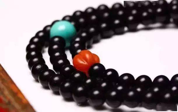 配饰|除了包浆，手串玩成这样才算高手！