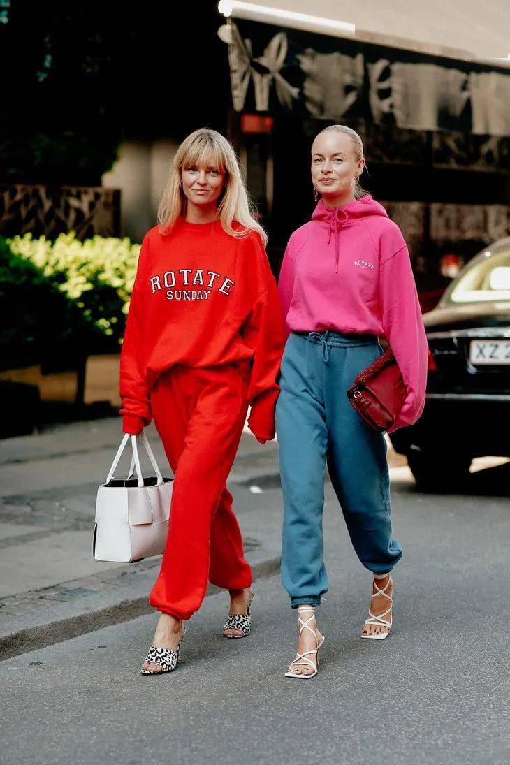 西服|被腿更长的她“抢”了代言,小S心服口服