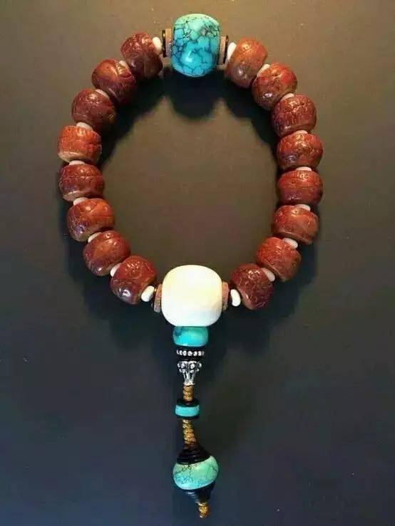 配饰|除了包浆，手串玩成这样才算高手！