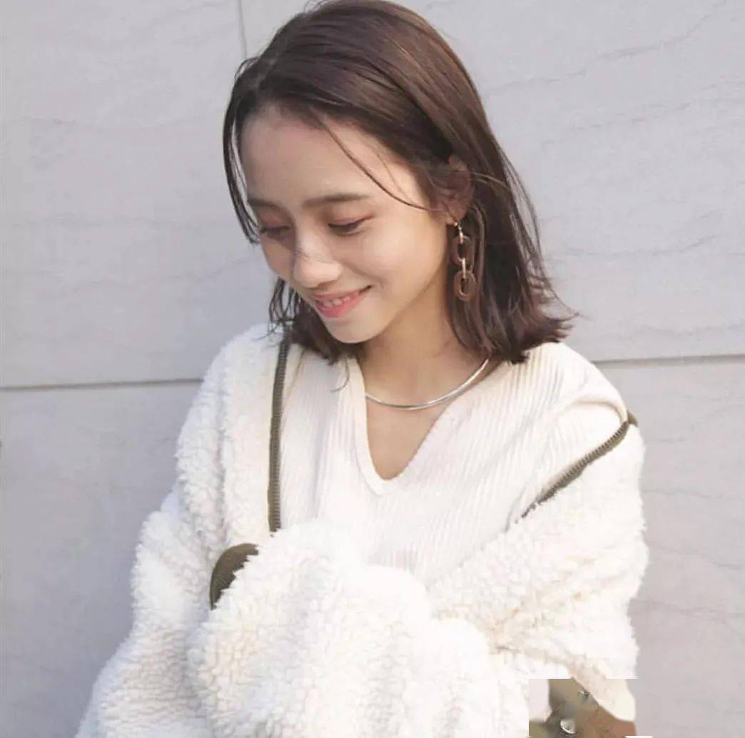 造型|入秋必选的第一款锁骨发造型